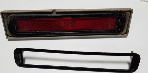 1984-1992 LINCOLN MARK VII REAR SIDE MARKER LIGHT BEZEL RH Black