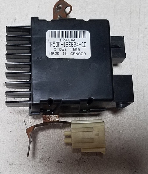 1998 to 2002 LINCOLN CONTINENTAL TEMPERATURE Blower Motor Resistor MODULE F50F-19E624-CC