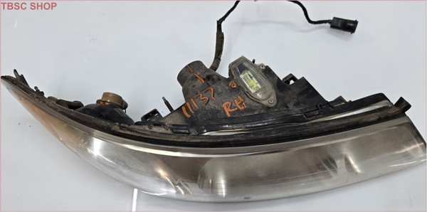 1998 1999 2000 2001 2002 Lincoln Continental OEM RH Passenger headlight Assembly