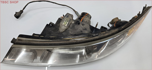 1998 1999 2000 2001 2002 Lincoln Continental LH Driver side headlight Assembly 1998 1999 2000 2001 2002 Lincoln Continental LH Driver side headlight Assembly