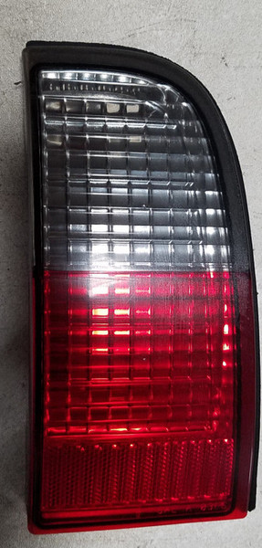 2003 2004 2005 2006 LINCOLN LS LH Driver Side Trunk Reflector