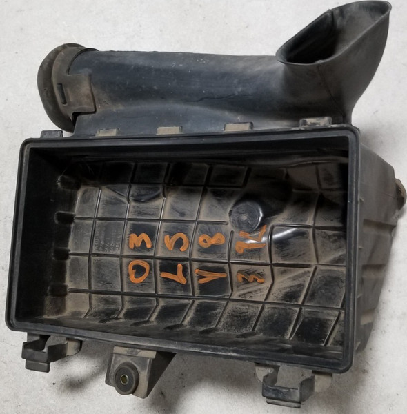 2003 2004 2005 2006 LINCOLN LS Intake Air Box Airbox with MAF V8 3.9L Assembly