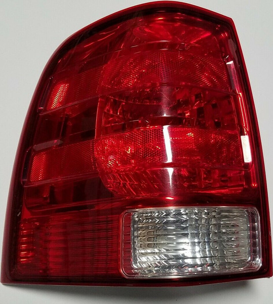 2003-2006 Ford Expedition Driver Tail Light Used Rear Lamp 2LIX-13B505-A