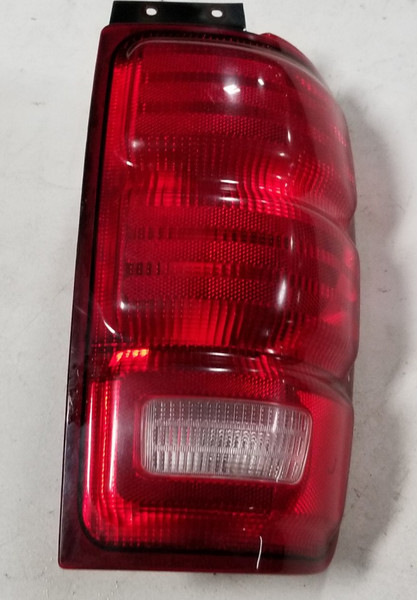 1997 98 99 00 01 2002 Ford Expedition RH Passenger Brake Tail Light Lens OEM