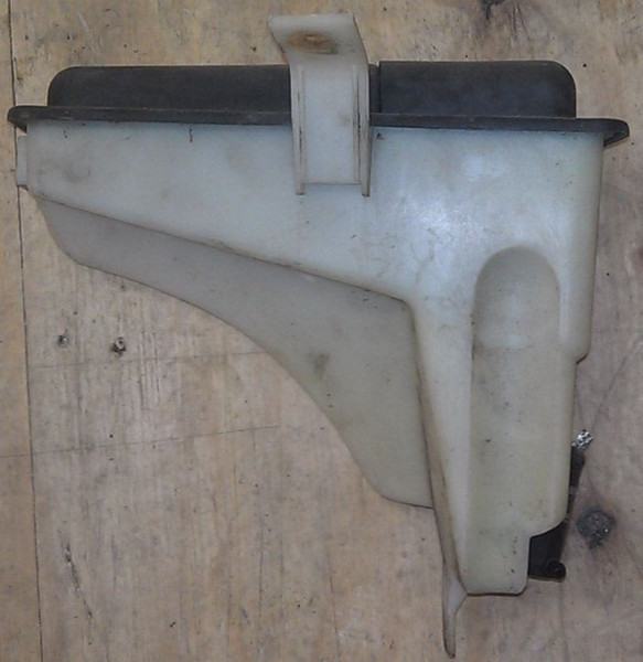 Washer Fluid Tank with Pump 1989 1990 1991 1992 Thunderbird Cougar
