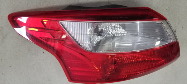 2012 13 2014 Ford Focus Sedan Driver Side Taillight Brake Light BM51-13405-E OEM