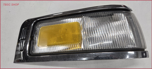 1995 1996 1997 Lincoln Town Car RH Passenger Turn Signal Side Marker Light Lamp