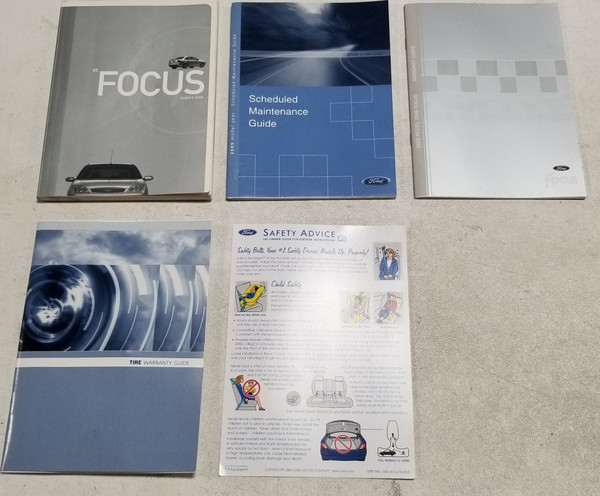 2005 Ford Focus Owners Manual with Case Ford OEM
