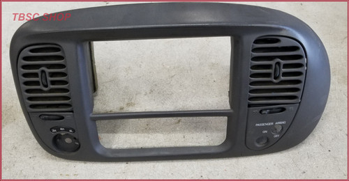 97 98 99 00 01 02 03 FORD F150 CENTER DASH RADIO CLIMATE BEZEL GRAY 4X4