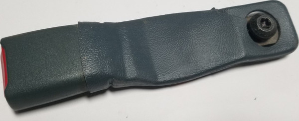 1993 1994 1995 1996 Lincoln Mark VIII Seat Belt Clip RH Passenger Side Green