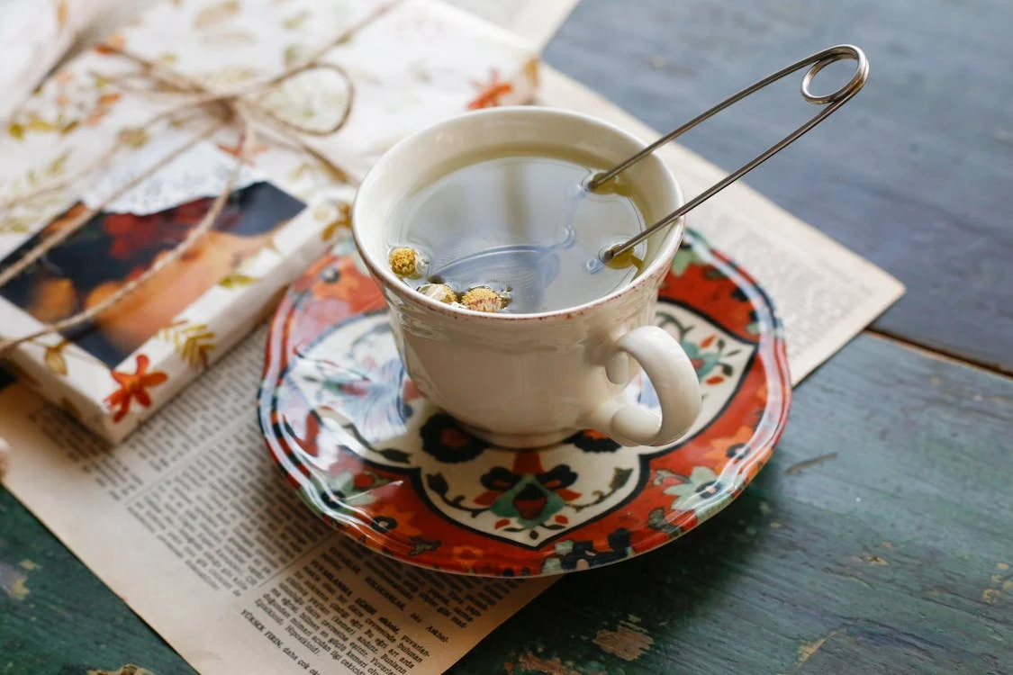 https://cdn11.bigcommerce.com/s-eg6xvwqjh9/product_images/uploaded_images/chamomile-tea.png