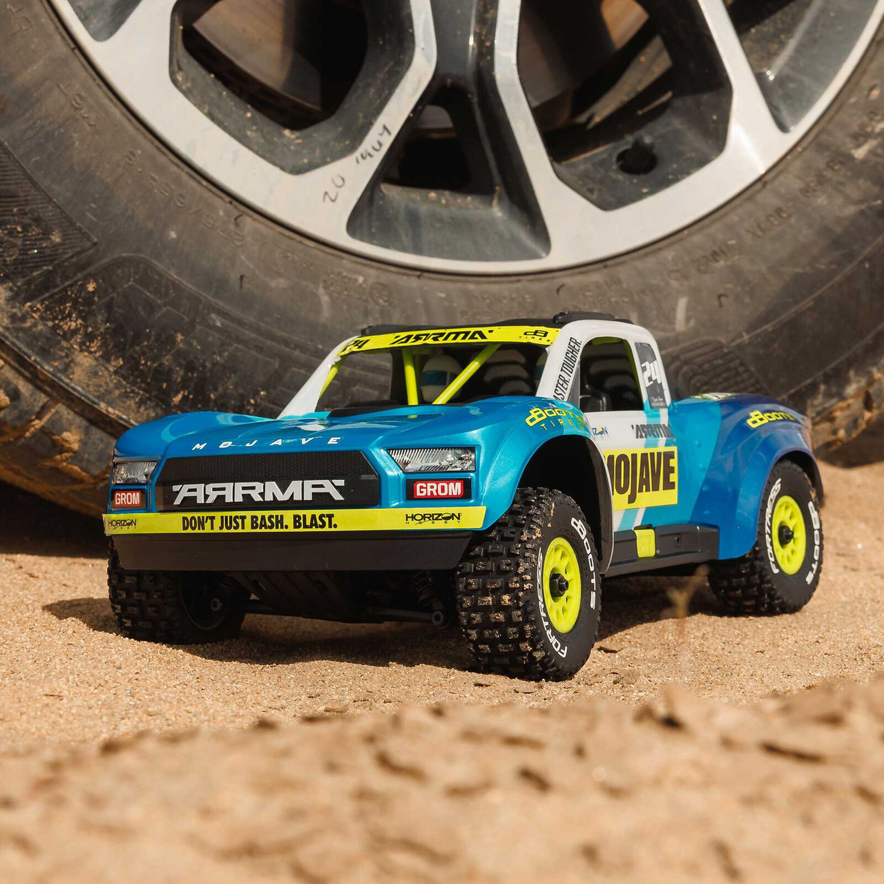 MOJAVE GROM MEGA 380 Brushed 4X4 Small Scale Desert Truck RTR with Battery & Charger, Blue/White  ARA2104T2