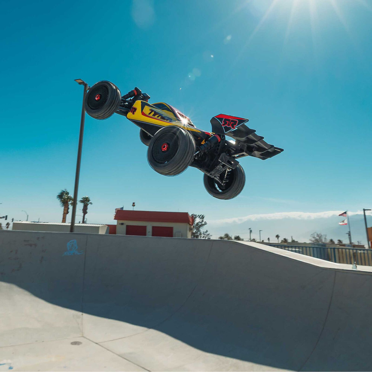 1/8 TYPHON MEGA 665 4X4 RTR Brushed Buggy, Yellow ARA4206V4T2