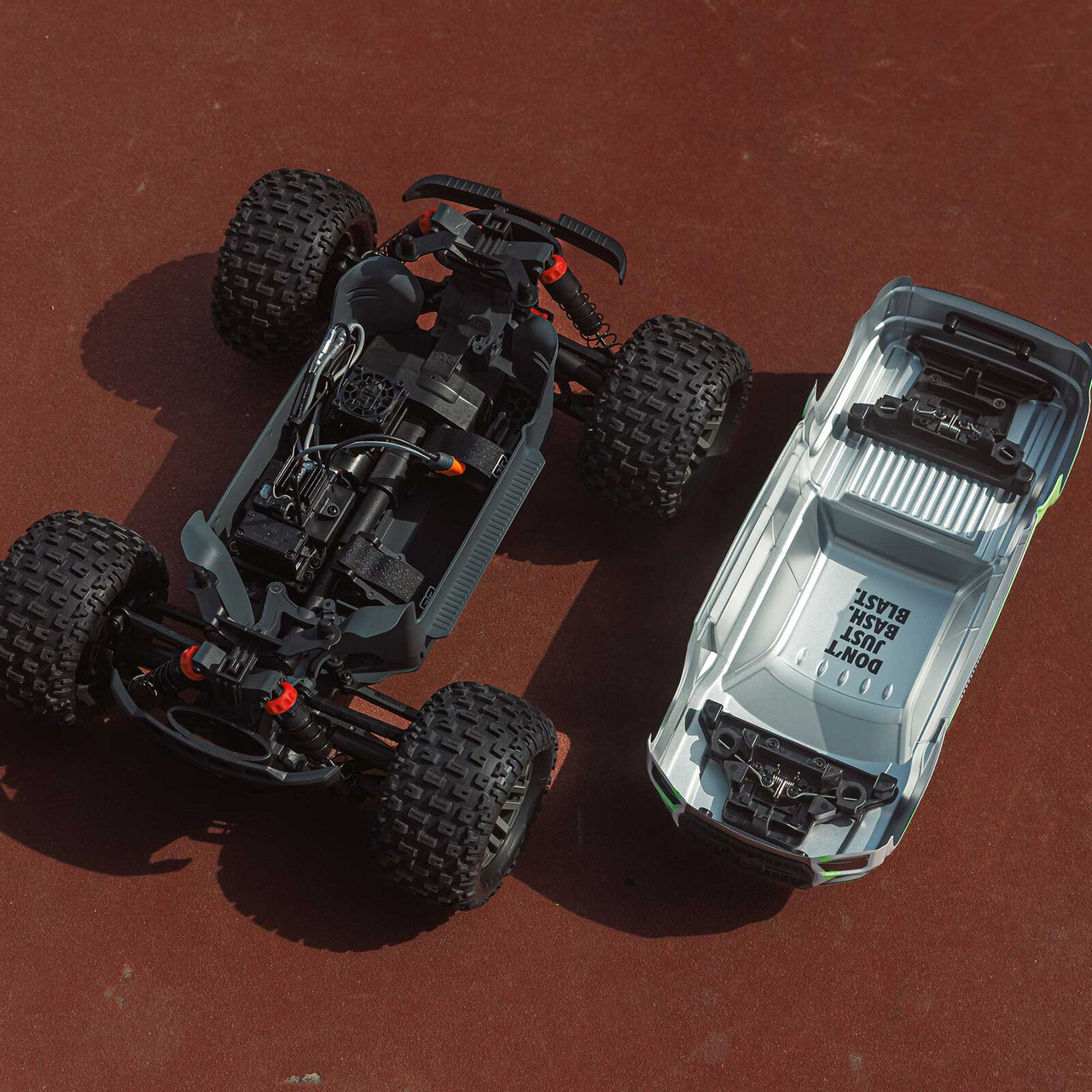 ARA4202V4T2 1/10 GRANITE MEGA 665 4X4 RTR Brushed Monster Truck, Blue