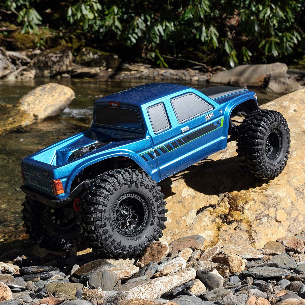 Axial 1/10 SCX10 III Coyote 4X4 RTR Brushed Rock Crawler Blue  AXI-2036T2	