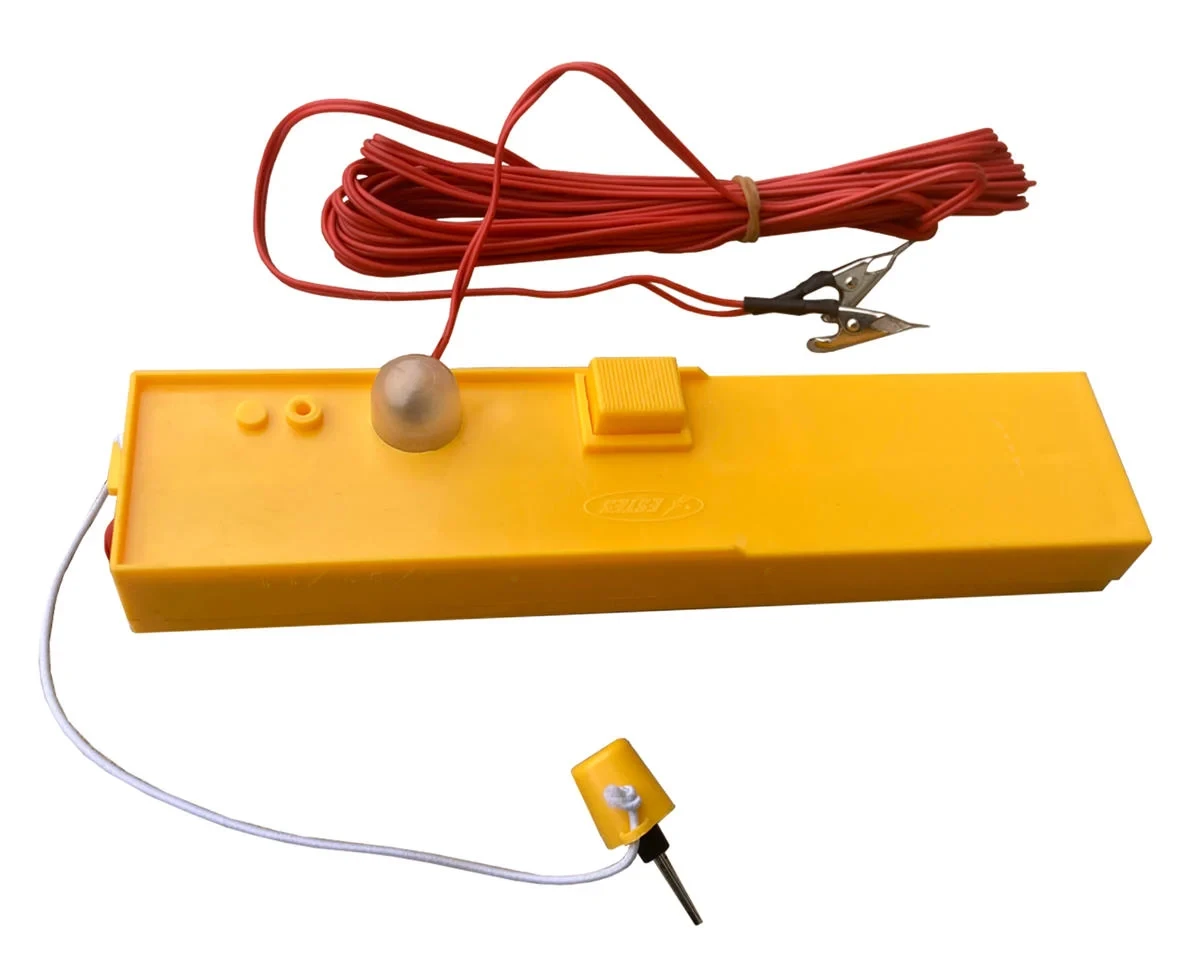 Estes Flying Model Rocket Mini Engine Launch Pad & Controller Starter Set EST2464