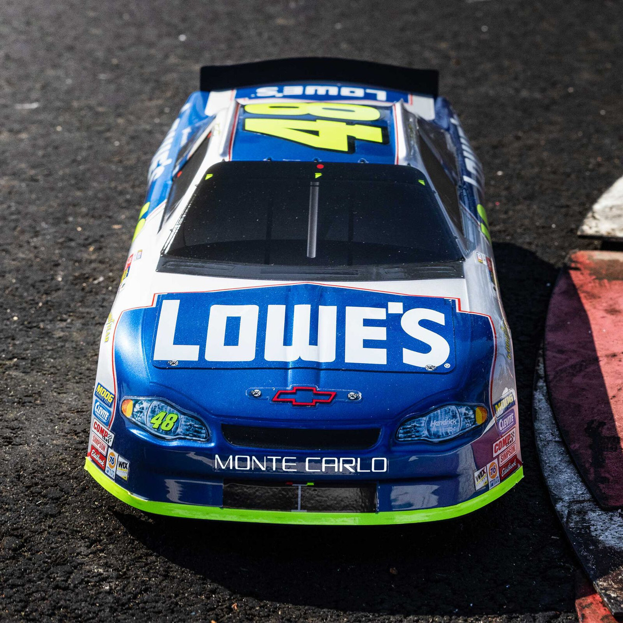 1/12 Losi NASCAR Jimmie Johnson No. 48 Lowes Chevrolet Monte Carlo (Battery & Charger Included) LOS1120248