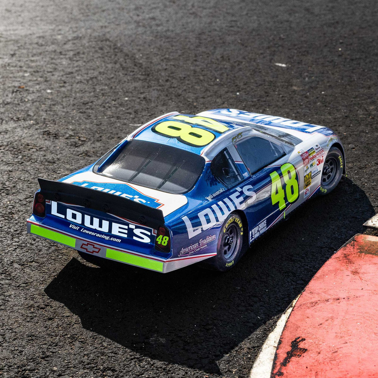 1/12 Losi NASCAR Jimmie Johnson No. 48 Lowes Chevrolet Monte Carlo (Battery & Charger Included) LOS1120248