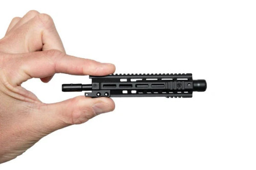 GoatGuns - Mini Freeflaot Handguard, Medium, for AR15 Model  GOAFREEFLOAT-MD
