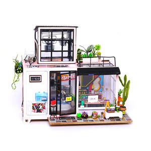 ROEDG13 DIY House; Kevin's Studio