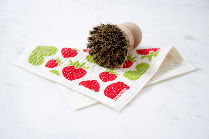Jangneus Swedish dishcloth, Red Strawberries, 100% biodegradable. The Sustainable Alternative to Paper Towels reusable for months, highly Absorbent.