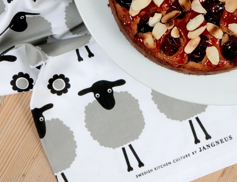 What Is a Tea Towel Used For? Everyday Kitchen Uses Explained 