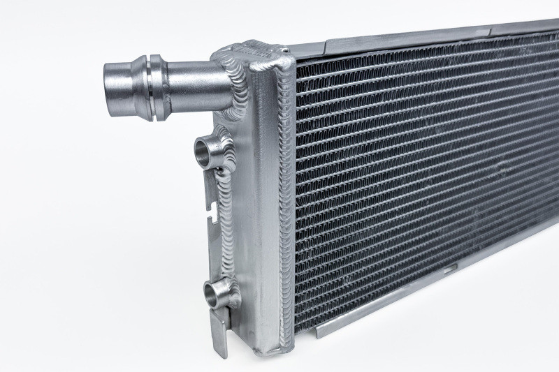 CSF 2019+ 992.1/992.2 Porsche 911(3.0LT Base/T/S/4/4S/GTS/4 GTS) High Perf Center Aluminum Radiator - 7243 Photo - Close Up