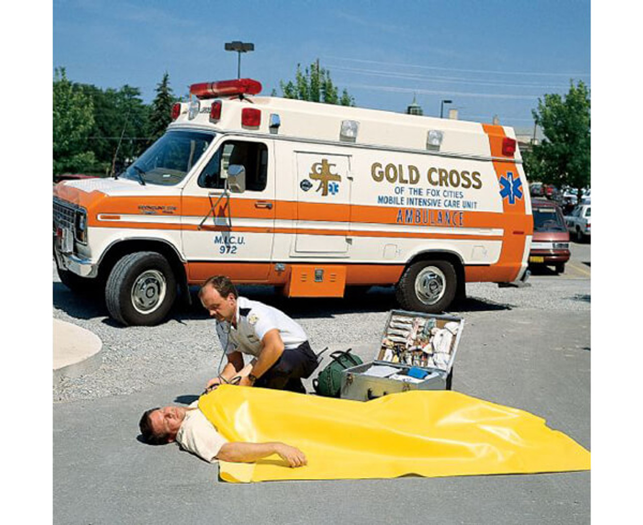 Emergency Disposable Insulated Blanket 58 x 90 - Yellow - Dixie EMS