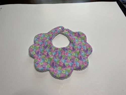 Baby Bibs - Scallop Edge / BI-BS-11: Multi-Coloured Hearts - Scallop Edge