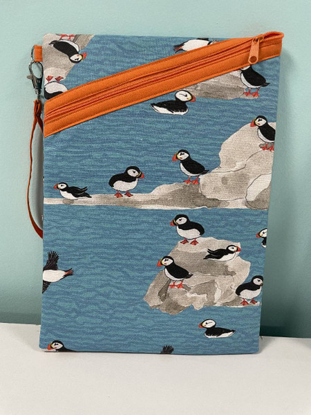 Ipad Bags / B-LI-2: Puffins (Blue) - Has Handle