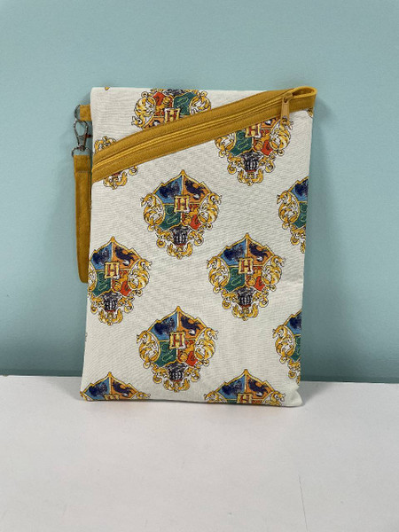 Ipad Bags / B-LI-18: Harry Potter (Gold - White) - Has Handle