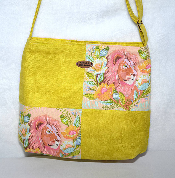 Cross Body Bags / HB-CB-15: Lion (Yellow)