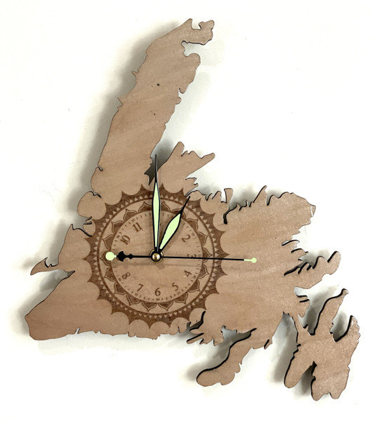 Clocks - Newfoundland Motifs / HD-CN-11: NL Island (Natural)