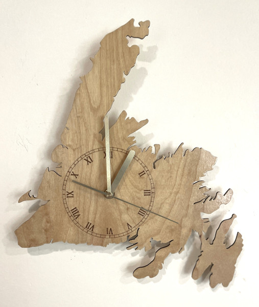 Clocks - Newfoundland Motifs / HD-CN-8: Newfoundland Island Clock (Natural)