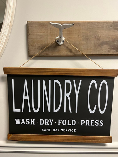 HANGING PAPER LAUNDRY SIGN