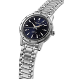 Detalle del Seiko Presage Automatic SRPL07J1 con esfera azul, caja de acero y brazalete metálico