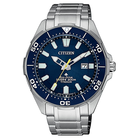 Reloj Citizen Diver’s Eco Drive BN0201-88L con esfera azul, bisel azul y brazalete de Super Titanium