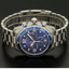Detalle del Certina DS Action C032.434.11.047.00 con esfera azul, cronógrafo y brazalete de acero inoxidable