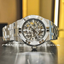 Detalle del Maurice Lacroix Aikon Automático Skeleton 39mm AI6007-SS002-030-1 con movimiento visible y caja de acero