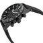 Detalle lateral del Seiko Neo Sports Crono SSB417P1 con pulsadores de cronógrafo, caja negra y correa de nailon