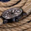 Reloj Citizen Urban BM8595-16H con esfera gris y correa de nylon beige sobre cuerda