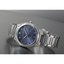 Reloj Citizen BM7620-83M Eco-Drive unisex con esfera azul y brazalete de acero inoxidable vista de lado