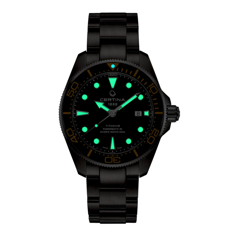Certina DS Action Diver C032.607.44.051.00 con esfera negra y Super-LumiNova luminiscente