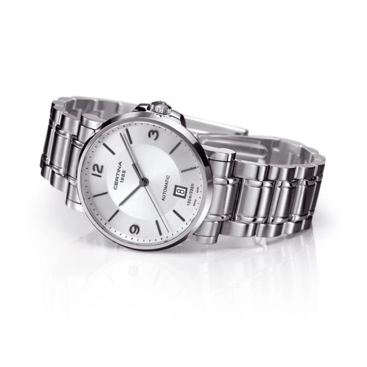 Detalle del Certina DS Caimano Lady C035.210.11.037.00 con esfera plateada y brazalete de acero