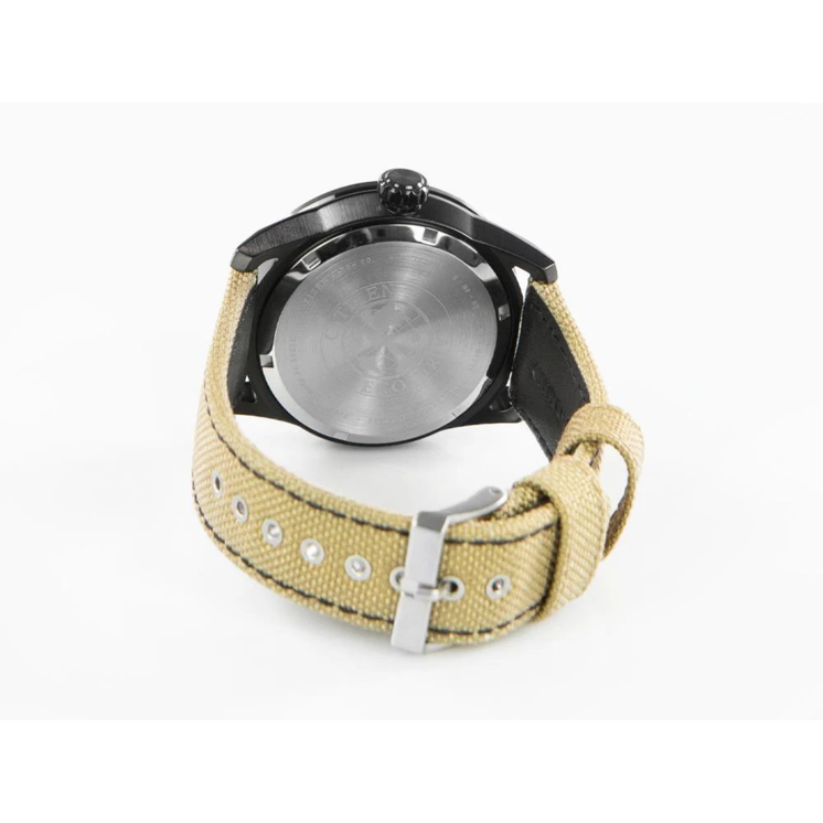 Vista trasera del Citizen Caballero 3 agujas AW1365-19P con caja negra y correa textil beige