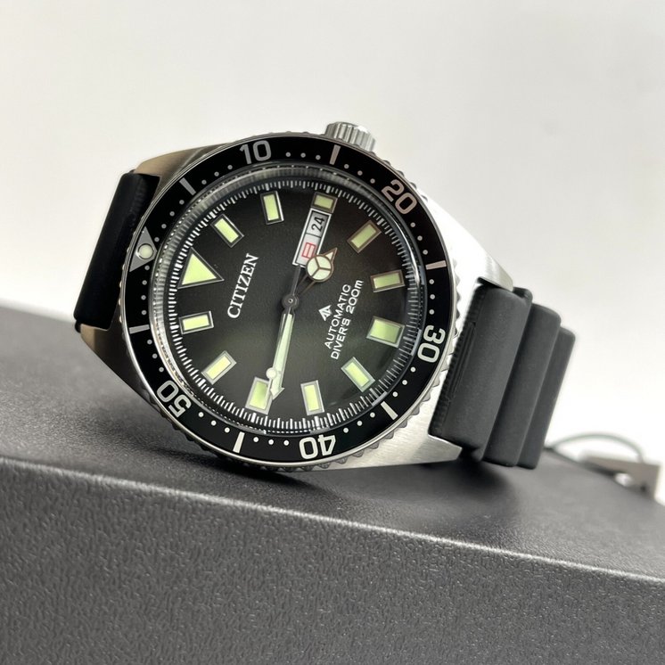 Citizen Diver’s Automatic 200 mt - NY0120-01E