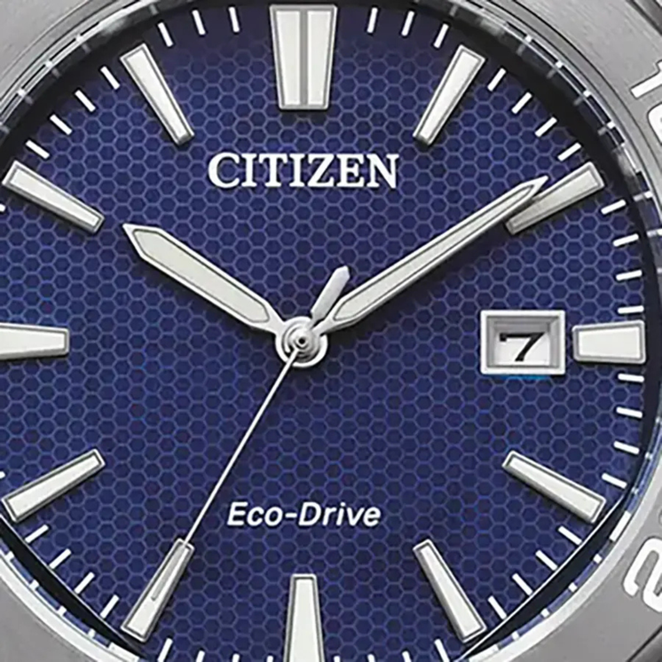 Detalle de la esfera azul del Citizen Active Sport BM7631-52L con índices plateados y ventana de fecha