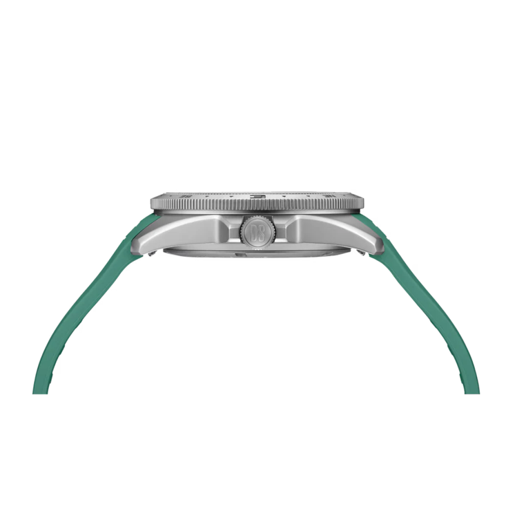 Vista lateral del Certina DS-X GMT C047.452.17.081.00 con caja de acero inoxidable y correa de caucho verde