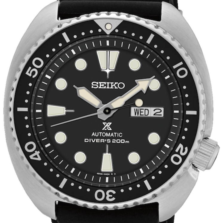 Detalle frontal del Seiko Prospex SRPE93K1 con esfera negra, bisel giratorio de buceo y correa negra