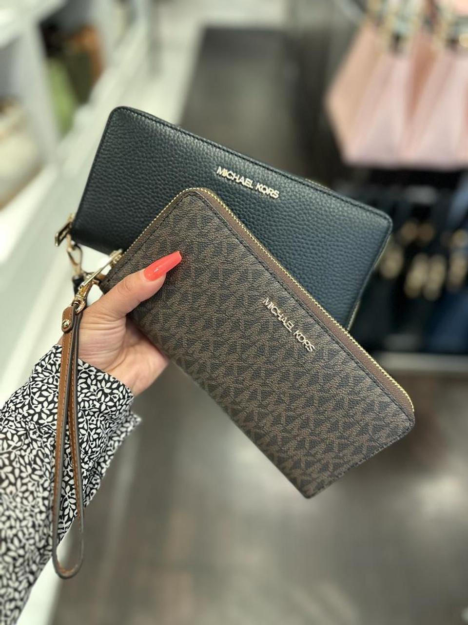 長財布 MICHAEL KORS Jet Set Travel Large Logo Continental Wristlet Jet Set Travel Large Signature Logo Continental Wristlet